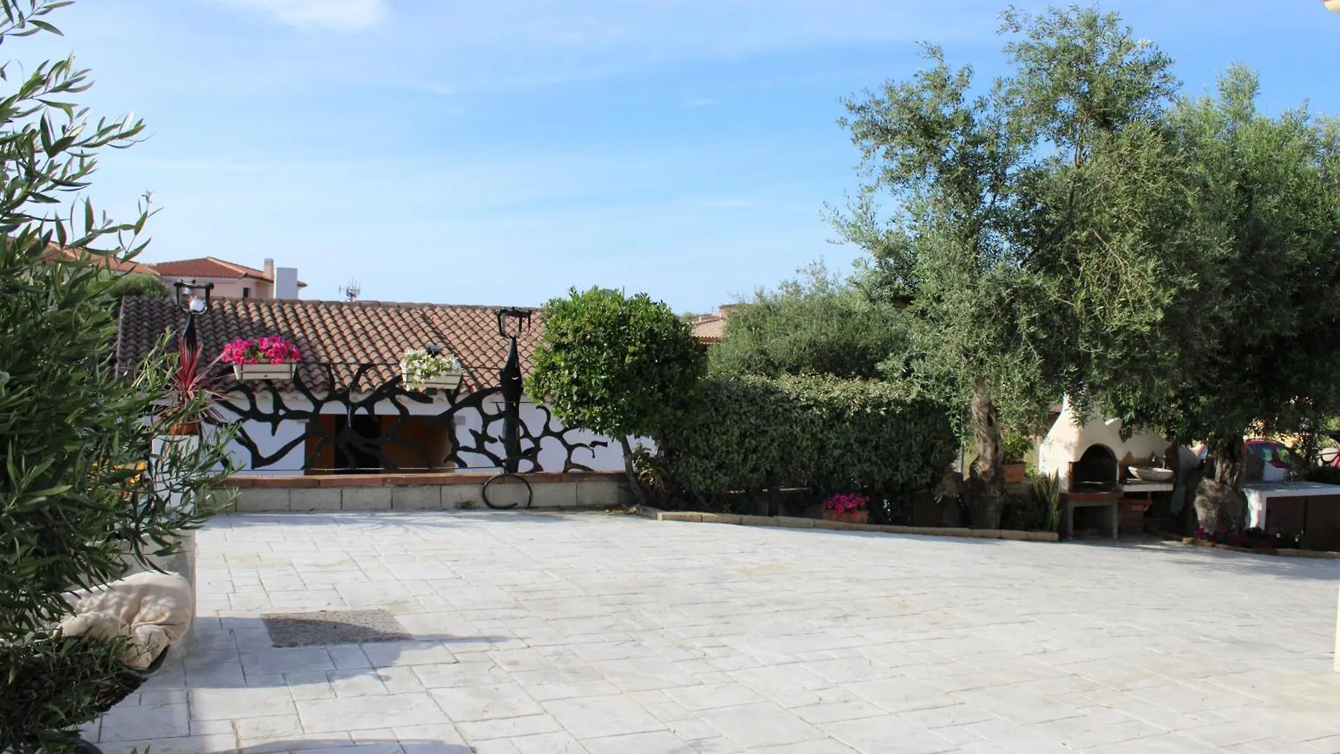 בית נופש בודוני Casa Vacanza Tanaunella